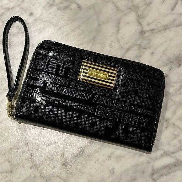 Betsey Johnson Handbags - Betsy Johnson Black & Gold Large Patent Leather Wristlet